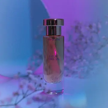 4ABW_EYE-OF-LOVE_PHEROMONE_PARFUME_SPRAY_LOVE-IN-BLOOM_LILAC DREAM_30ML_003.webp