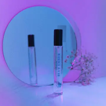 4ABW_EYE-OF-LOVE_PHEROMONE_COLOGNE_SPRAY_LOVE-IN-BLOOM_BLUE EMBER_10ML_004.webp